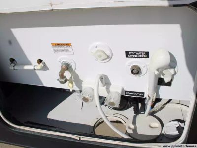 2013 Coachmen 32BH — photo 44 view