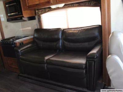 2013 Coachmen 32BH — photo 12 view