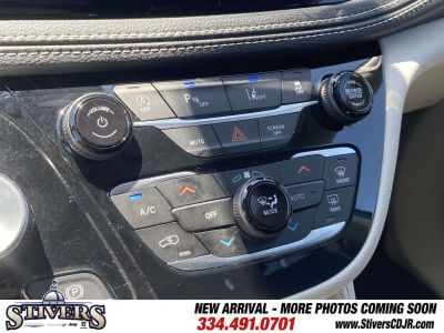 2023 Chrysler Pacifica - Photo 25