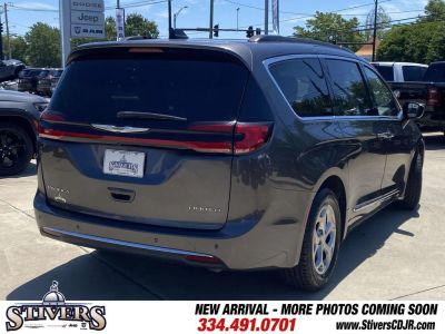 2023 Chrysler Pacifica - Photo 9