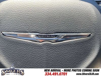 2023 Chrysler Pacifica - Photo 32