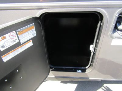 2025 Winnebago VISTA - Photo 32
