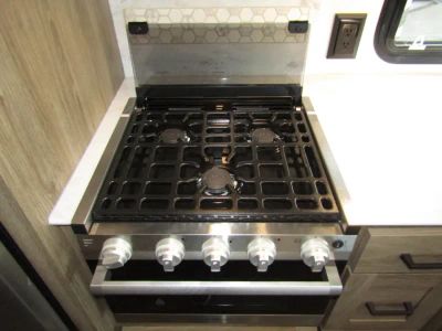 2025 Winnebago VISTA - Photo 12