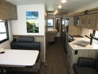2025 Winnebago VISTA - Photo 5