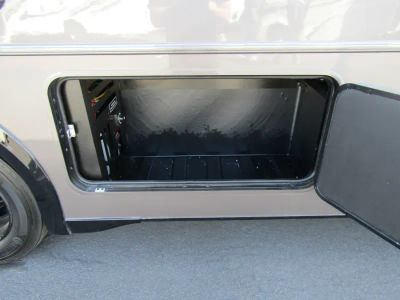 2025 Winnebago VISTA - Photo 25