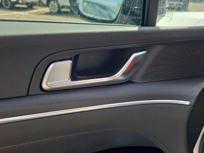 2026 Kia K5 — photo 18 view