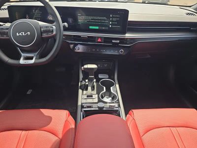 2026 Kia K5 — photo 14 view