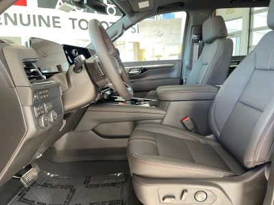 2026 Chevrolet Suburban — photo 9 view