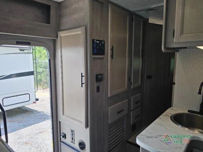 2023 Coachmen RV Freelander — photo 43 view