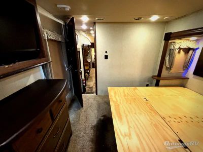 2018 Forest River Sierra — photo 13 view