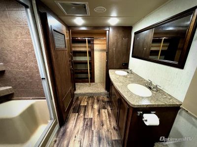 2018 Forest River Sierra — photo 8 view