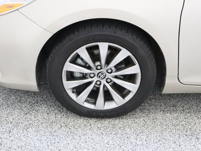 2017 Toyota Camry FWD - Photo 11