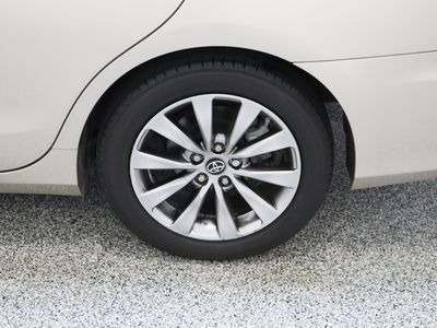 2017 Toyota Camry FWD - Photo 10
