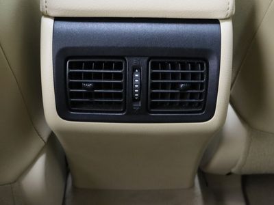2017 Toyota Camry FWD - Photo 31