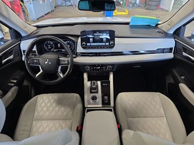 2024 Mitsubishi Outlander Plug-In Hybrid - Photo 14
