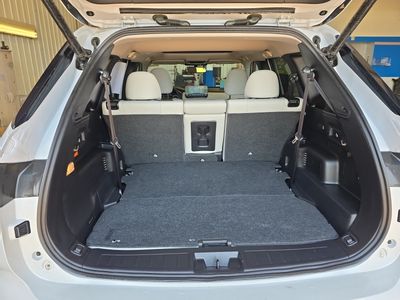 2024 Mitsubishi Outlander Plug-In Hybrid - Photo 10