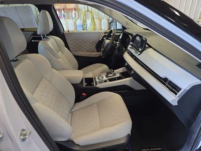 2024 Mitsubishi Outlander Plug-In Hybrid - Photo 12