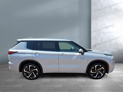 2024 Mitsubishi Outlander Plug-In Hybrid - Photo 5
