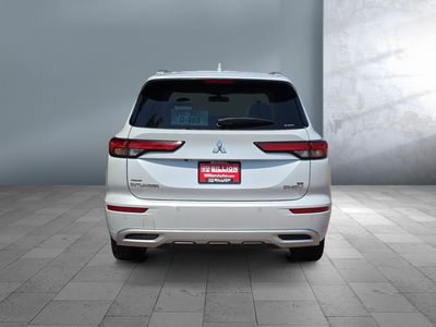 2024 Mitsubishi Outlander Plug-In Hybrid - Photo 4