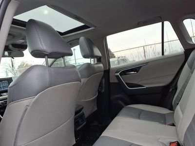 2021 Toyota RAV4 - Photo 19
