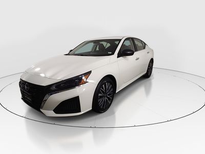 2025 Nissan Altima - Photo 3