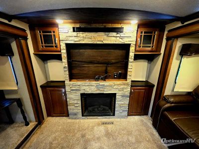 2017 Keystone Montana — engine compartment view