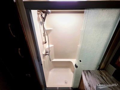 2017 Keystone Montana — photo 13 view