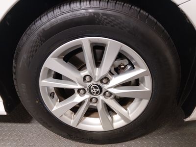 2025 Toyota Camry — photo 10 view