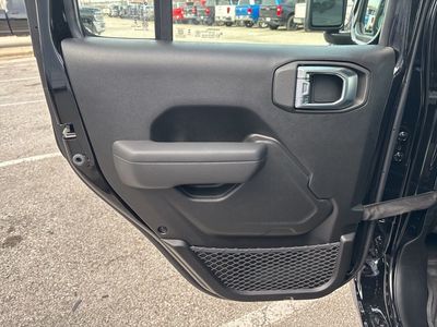 2026 Jeep Wrangler - Photo 43