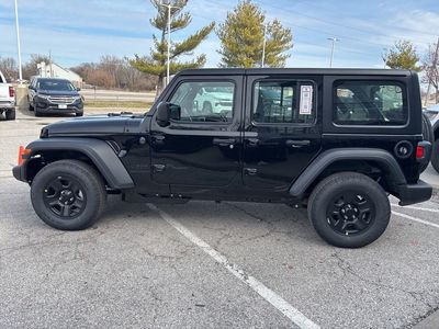 2026 Jeep Wrangler - Photo 18