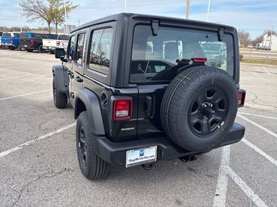 2026 Jeep Wrangler - Photo 25