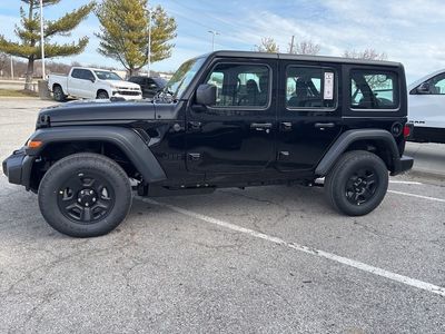 2026 Jeep Wrangler - Photo 16