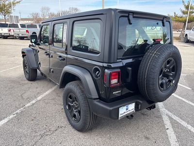 2026 Jeep Wrangler - Photo 24