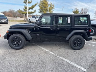 2026 Jeep Wrangler - Photo 17