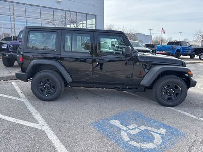 2026 Jeep Wrangler - Photo 36
