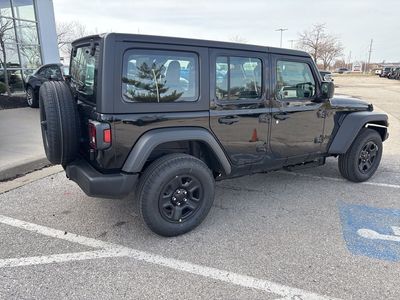2026 Jeep Wrangler - Photo 32