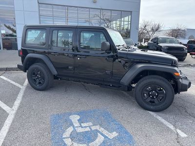 2026 Jeep Wrangler - Photo 38