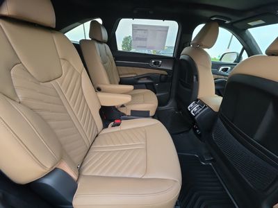 2026 Kia Sorento — photo 8 view