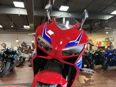 2025 Honda CBR650R E-Clutch - Photo 8