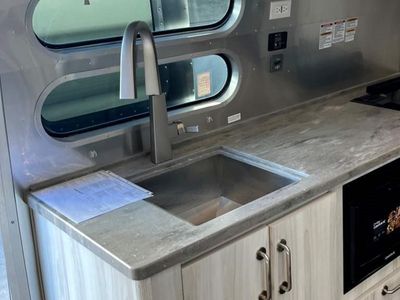 2026 Airstream International - Photo 12