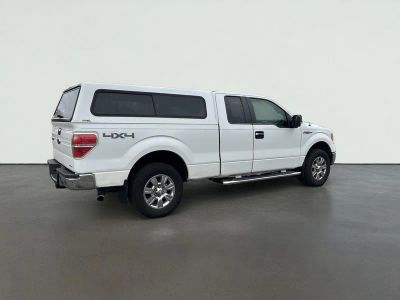 2011 Ford F-150 — interior view