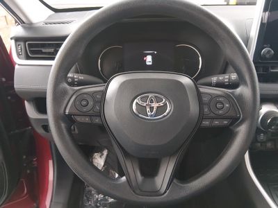 2025 Toyota RAV4 - Photo 12