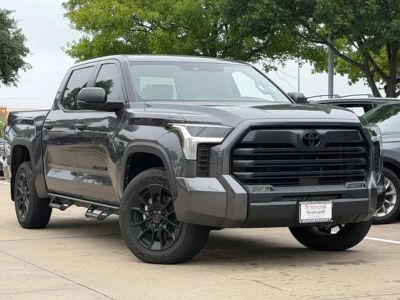 2024 Toyota Tundra - Photo 2