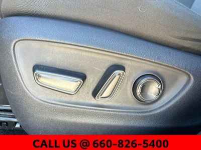 2025 Toyota RAV4 - Photo 10