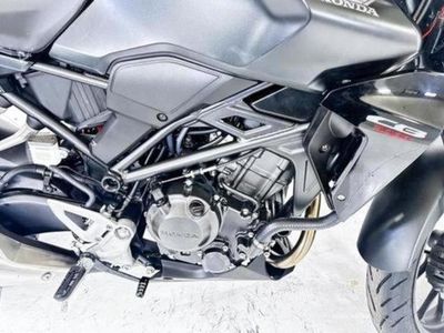 2025 Honda CB300R - Photo 14