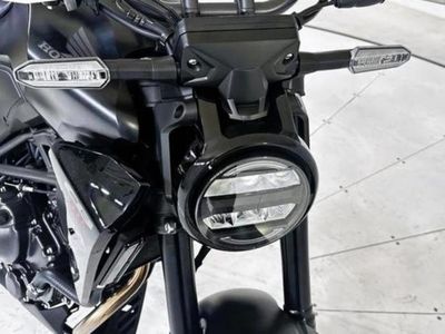 2025 Honda CB300R - Photo 12
