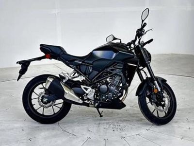 2025 Honda CB300R - Photo 7