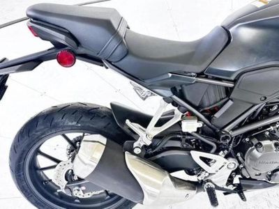 2025 Honda CB300R - Photo 9