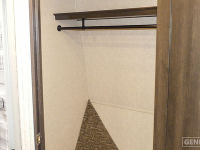 2021 Crossroads RV Redwood - Photo 10