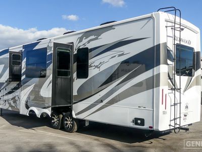 2021 Crossroads RV Redwood - Photo 3